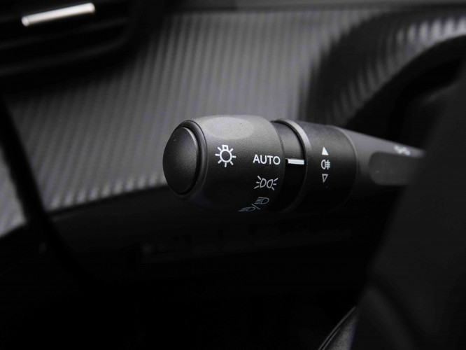 PEUGEOT_PEUGEOT_2008_2551426_15.jpg