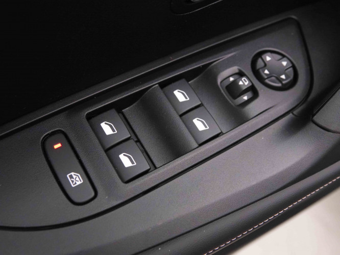 PEUGEOT_PEUGEOT_2008_2651904_21.jpg