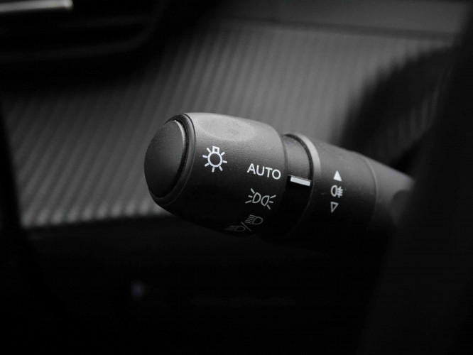 PEUGEOT_PEUGEOT_2008_2651909_16.jpg
