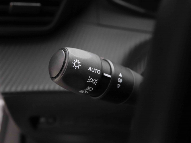 PEUGEOT_PEUGEOT_2008_2651923_16.jpg PEUGEOT_PEUGEOT_2008_2651923_16.jpg