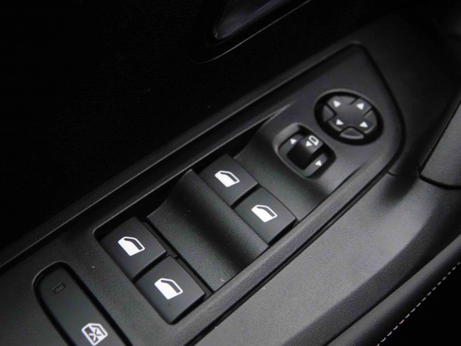 PEUGEOT_PEUGEOT_2008_2652068_22.jpg
