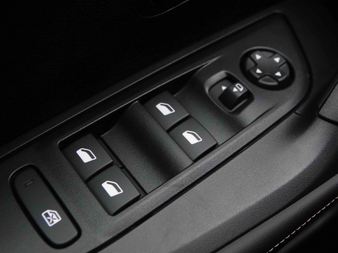 PEUGEOT_PEUGEOT_2008_2652074_21.jpg