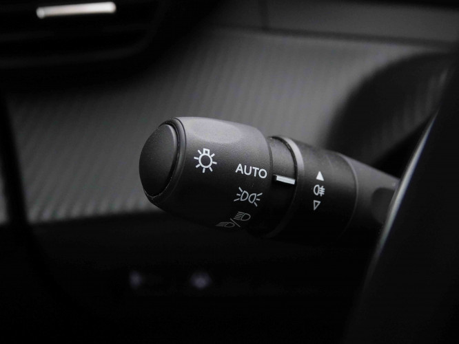 PEUGEOT_PEUGEOT_2008_2652079_16.jpg
