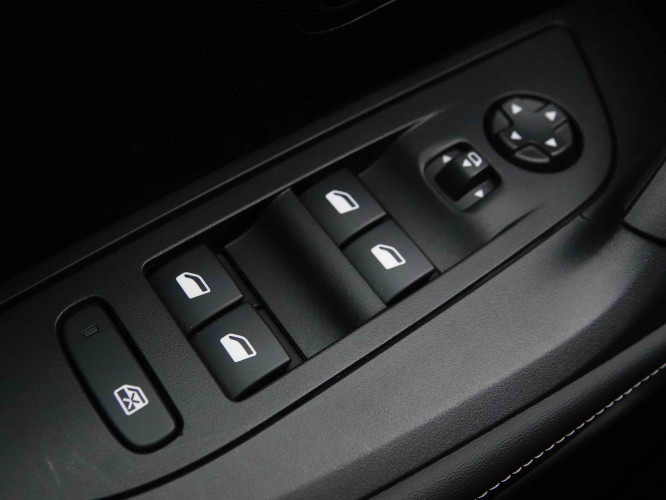 PEUGEOT_PEUGEOT_2008_2652462_43.jpg