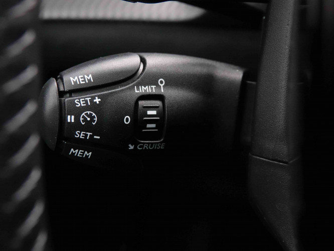 PEUGEOT_PEUGEOT_2008_2653087_16.jpg