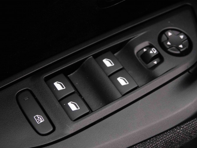 PEUGEOT_PEUGEOT_2008_2653089_20.jpg