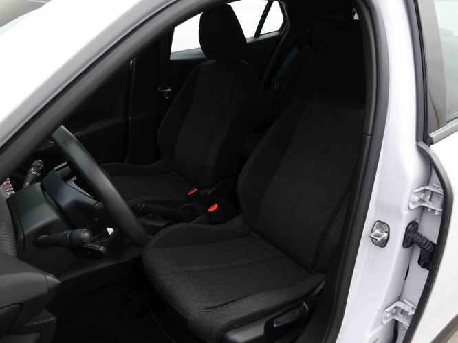 PEUGEOT_PEUGEOT_2008_2653273_6.jpg