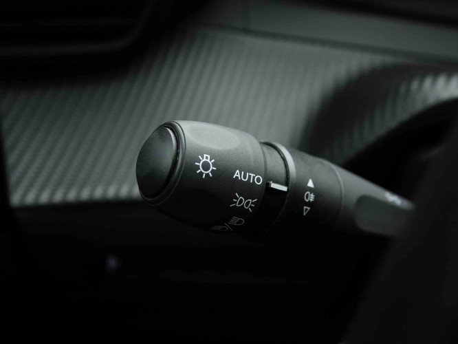 PEUGEOT_PEUGEOT_2008_2653337_15.jpg