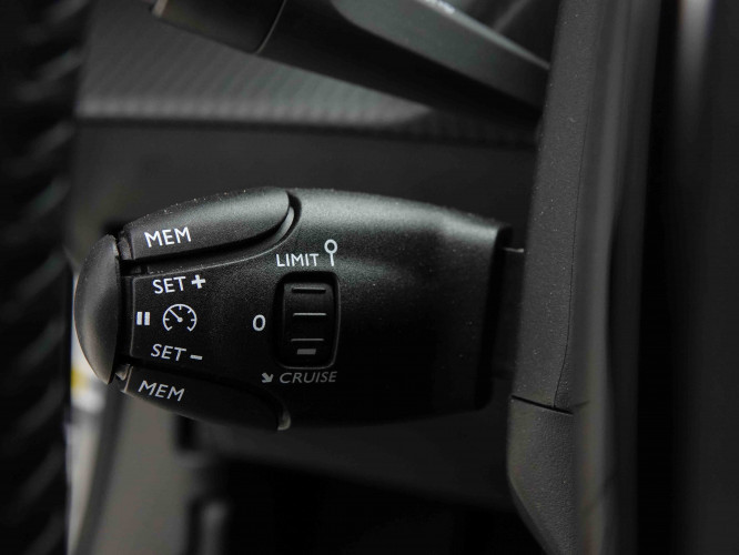 PEUGEOT_PEUGEOT_2008_2653452_18.jpg