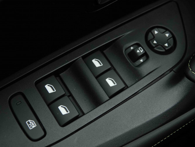 PEUGEOT_PEUGEOT_2008_2653617_21.jpg