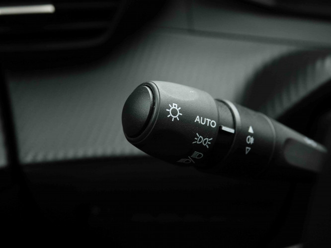 PEUGEOT_PEUGEOT_2008_2653822_13.jpg