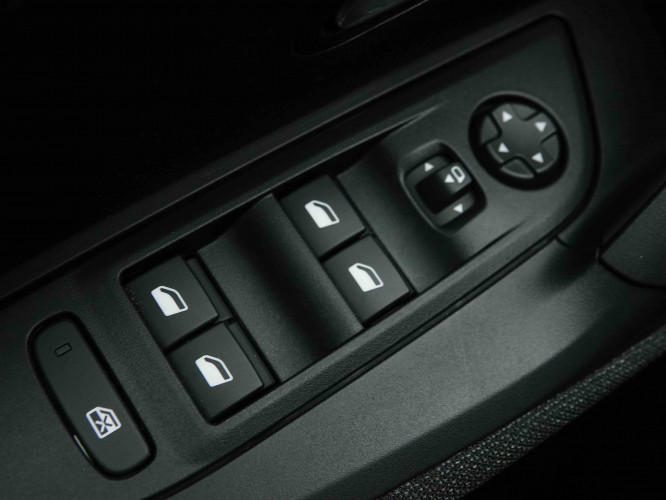PEUGEOT_PEUGEOT_2008_2653822_18.jpg