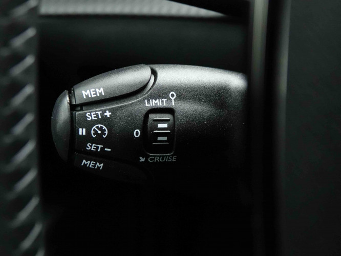 PEUGEOT_PEUGEOT_2008_2654452_16.jpg