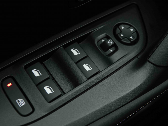 PEUGEOT_PEUGEOT_2008_2654452_21.jpg
