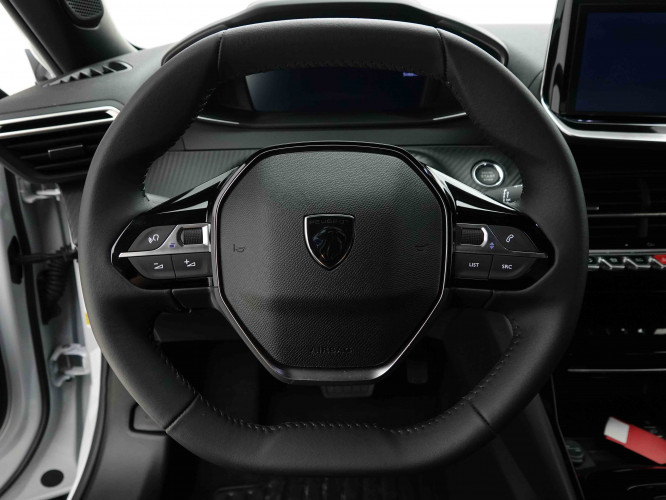 PEUGEOT_PEUGEOT_2008_2654452_8.jpg
