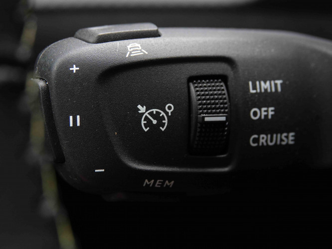 PEUGEOT_PEUGEOT_2008_2654727_17.jpg