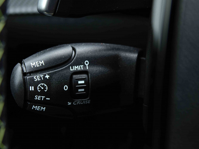 PEUGEOT_PEUGEOT_2008_2655155_17.jpg