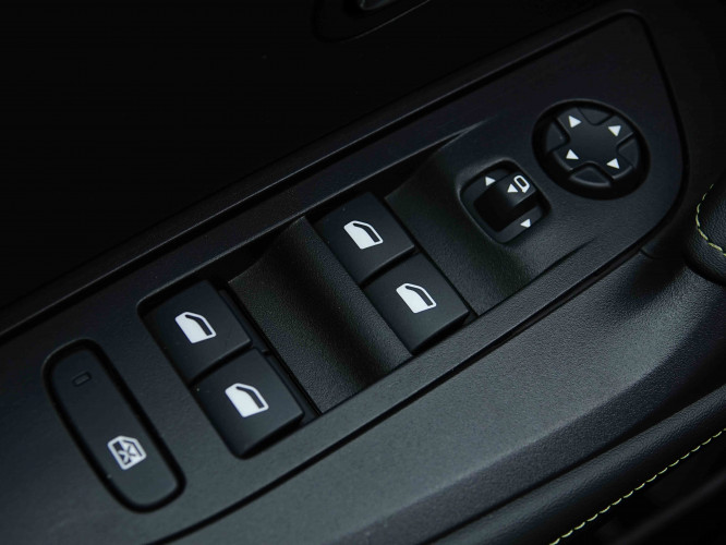 PEUGEOT_PEUGEOT_2008_2655156_19.jpg
