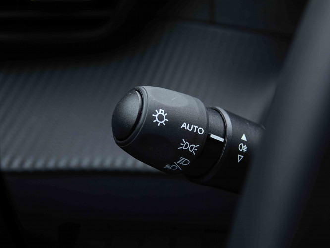 PEUGEOT_PEUGEOT_2008_2655804_14.jpg