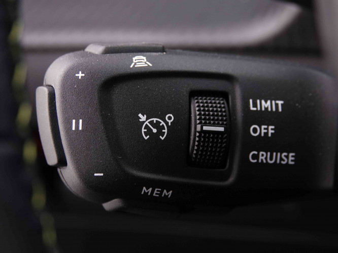 PEUGEOT_PEUGEOT_208_2546920_16.jpg