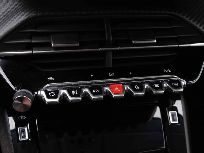 PEUGEOT_PEUGEOT_208_2548500_13.jpg