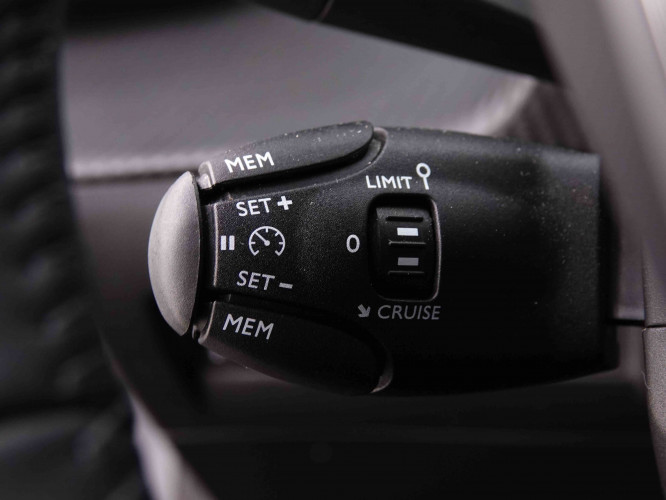 PEUGEOT_PEUGEOT_208_2548504_16.jpg