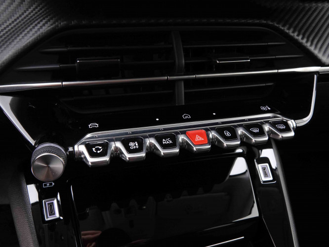 PEUGEOT_PEUGEOT_208_2548505_12.jpg