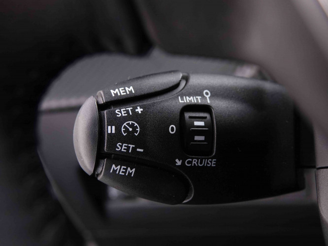 PEUGEOT_PEUGEOT_208_2548505_15.jpg