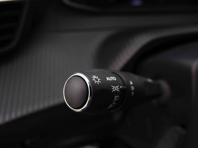 PEUGEOT_PEUGEOT_208_2548512_14.jpg