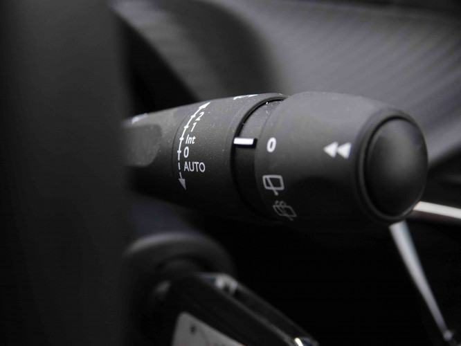 PEUGEOT_PEUGEOT_208_2548513_15.jpg