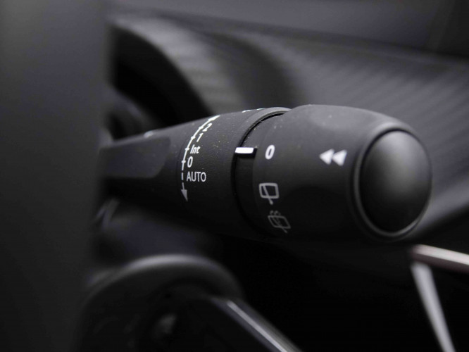 PEUGEOT_PEUGEOT_208_2548516_14.jpg