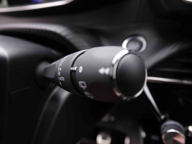 PEUGEOT_PEUGEOT_208_2548530_17.jpg