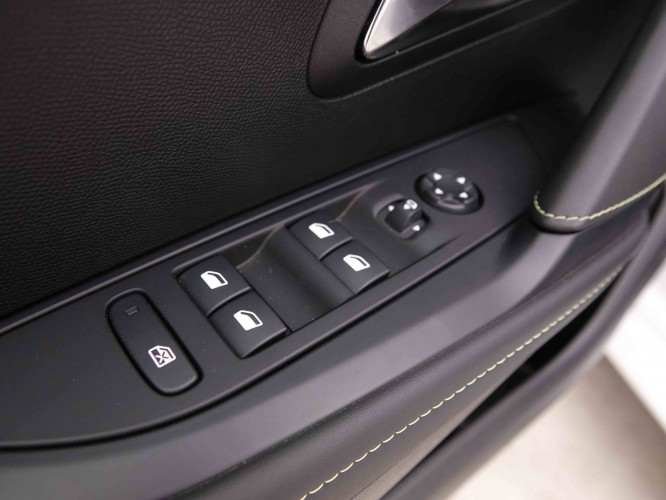 PEUGEOT_PEUGEOT_208_2548532_21.jpg