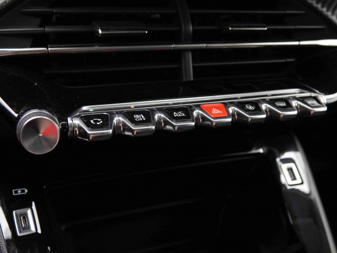 PEUGEOT_PEUGEOT_208_2549334_14.jpg