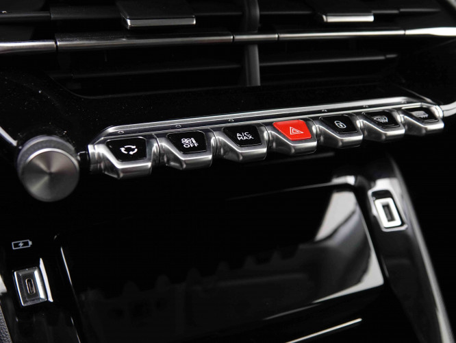 PEUGEOT_PEUGEOT_208_2549731_14.jpg PEUGEOT_PEUGEOT_208_2549731_14.jpg