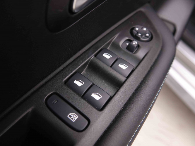 PEUGEOT_PEUGEOT_208_2549733_20.jpg PEUGEOT_PEUGEOT_208_2549733_20.jpg