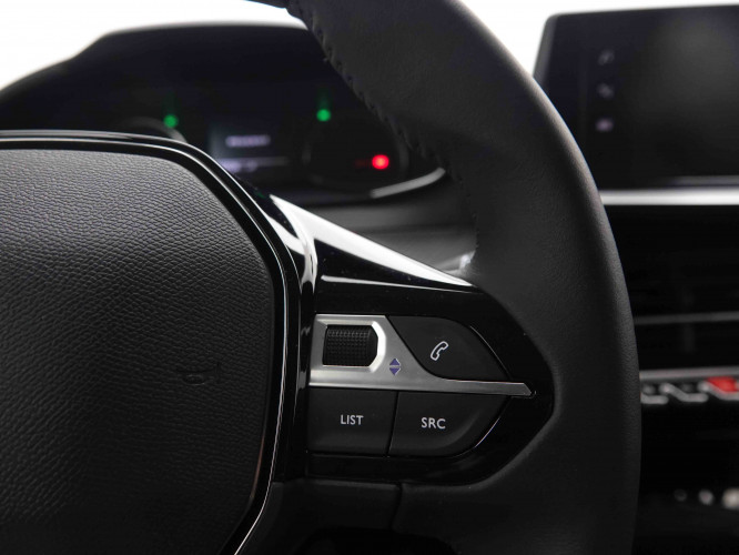 PEUGEOT_PEUGEOT_208_2549735_19.jpg PEUGEOT_PEUGEOT_208_2549735_19.jpg