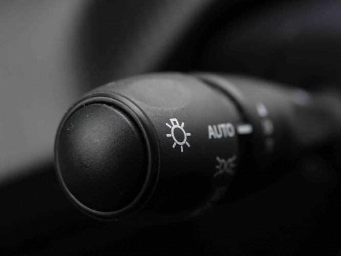 PEUGEOT_PEUGEOT_208_2549737_16.jpg PEUGEOT_PEUGEOT_208_2549737_16.jpg