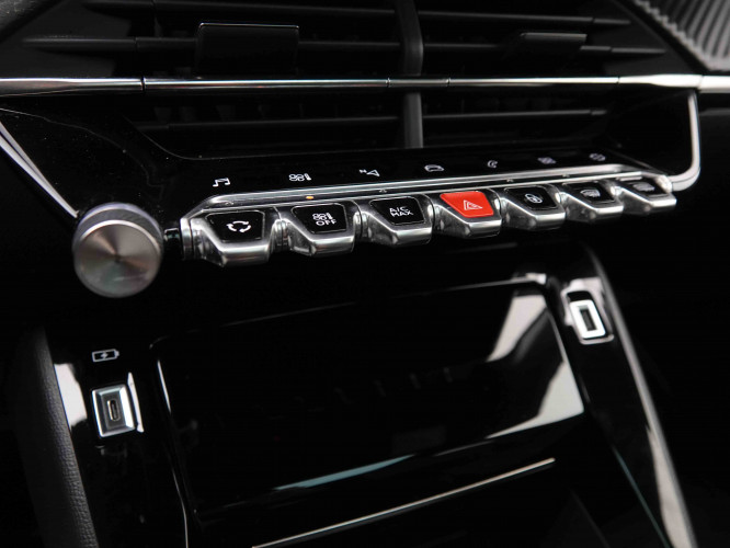 PEUGEOT_PEUGEOT_208_2550140_15.jpg PEUGEOT_PEUGEOT_208_2550140_15.jpg