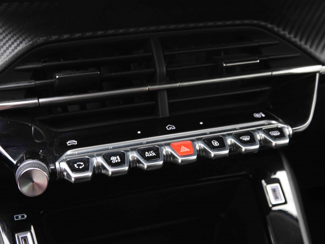 PEUGEOT_PEUGEOT_208_2550355_13.jpg PEUGEOT_PEUGEOT_208_2550355_13.jpg