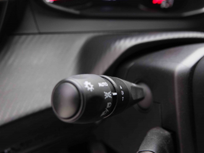 PEUGEOT_PEUGEOT_208_2550355_15.jpg PEUGEOT_PEUGEOT_208_2550355_15.jpg