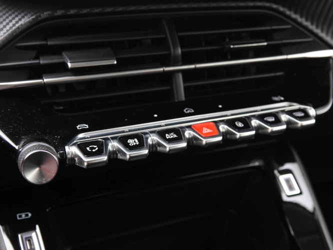 PEUGEOT_PEUGEOT_208_2550357_13.jpg