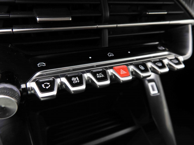 PEUGEOT_PEUGEOT_208_2550366_12.jpg