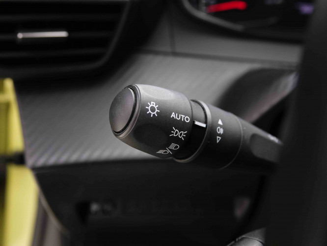 PEUGEOT_PEUGEOT_208_2550366_14.jpg