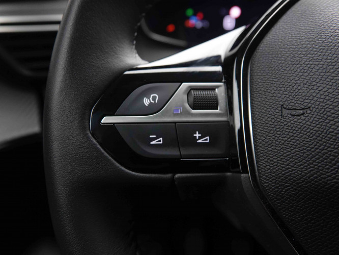 PEUGEOT_PEUGEOT_208_2550384_17.jpg PEUGEOT_PEUGEOT_208_2550384_17.jpg