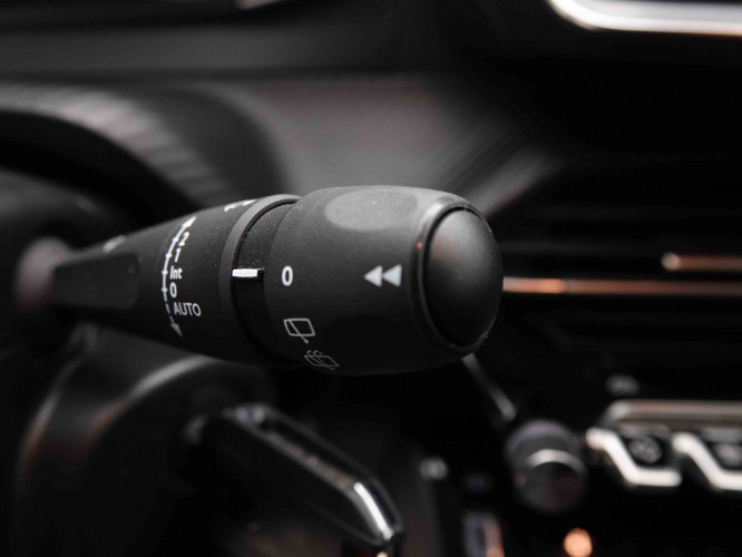 PEUGEOT_PEUGEOT_208_2550386_16.jpg PEUGEOT_PEUGEOT_208_2550386_16.jpg