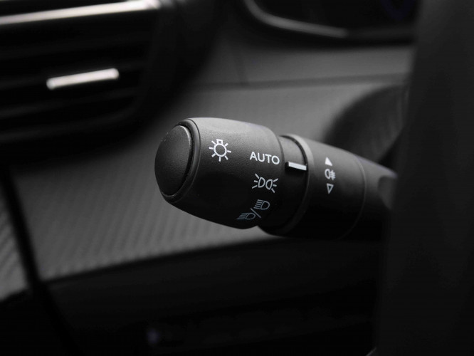 PEUGEOT_PEUGEOT_208_2551443_16.jpg