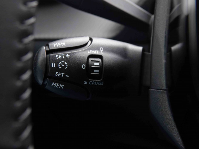 PEUGEOT_PEUGEOT_208_2551443_18.jpg