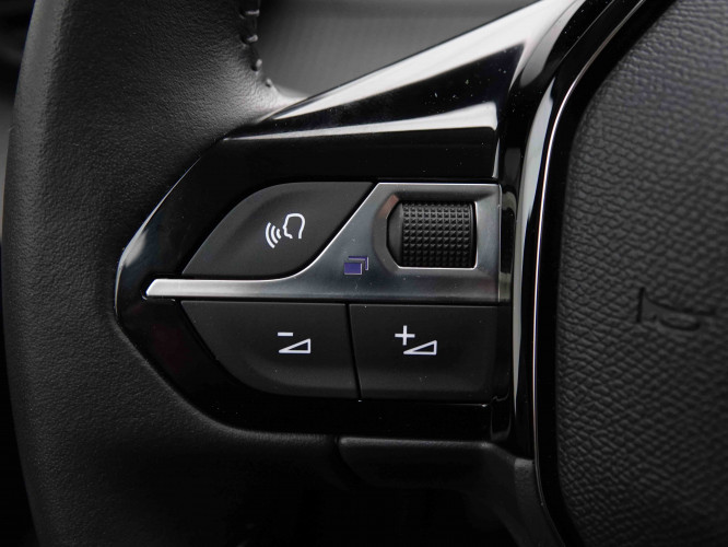PEUGEOT_PEUGEOT_208_2551446_17.jpg
