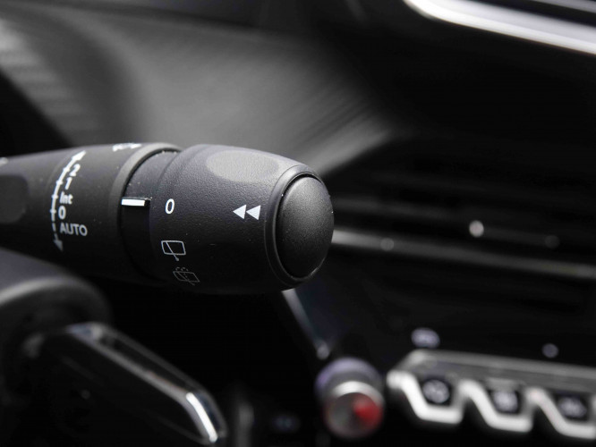 PEUGEOT_PEUGEOT_208_2551449_17.jpg
